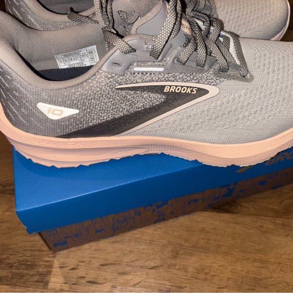 Brooks Launch 10 Gray and Peach Sneakers - Picture 4 of 5